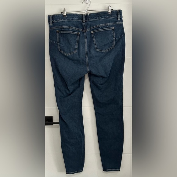 Torrid: Women’s Premium Stretch Bombshell Skinny Jeans- Size 20XT - Picture 4 of 13